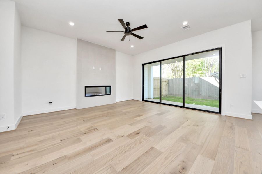 Spacious, unfurnished interior of a new home in Caywood Place, Houston (Image 23).