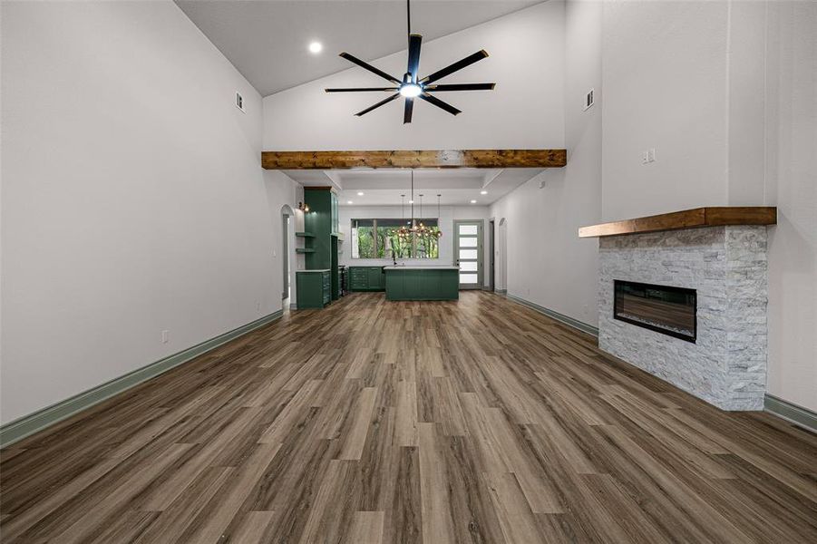 Spacious, unfurnished interior of a new home in , Granbury (Image 37).
