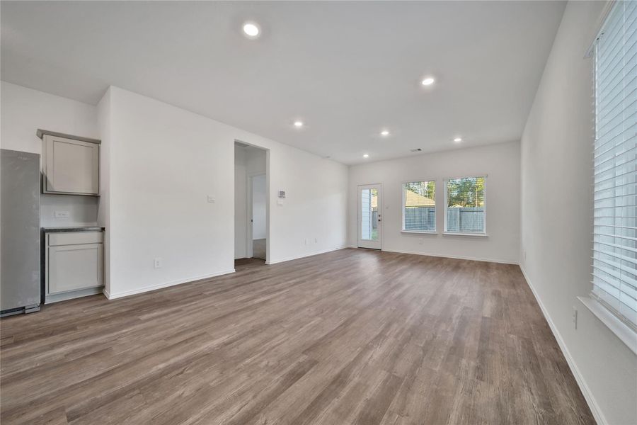 Spacious, unfurnished interior of a new home in Breckenridge Forest, Spring (Image 25).