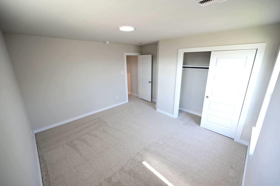 Spacious, unfurnished interior of a new home in Oakwood, Tomball (Image 16). Spacious, unfurnished interior of a new home in Oakwood, Tomball (Image 16).