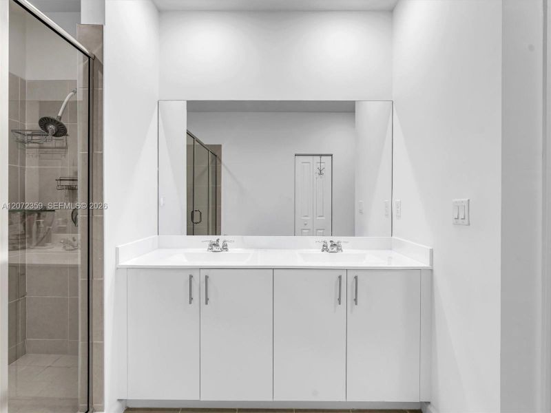 Furnished interior view inside a new home in , Homestead (Image 16).