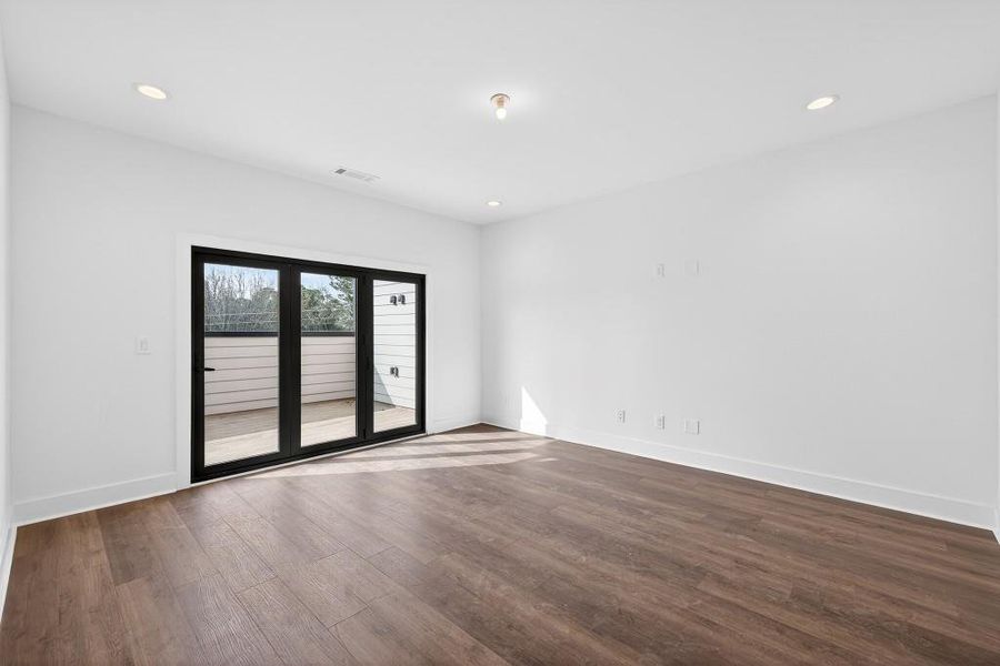 Spacious, unfurnished interior of a new home in Skyview On Broad, Sugar Hill (Image 31). Spacious, unfurnished interior of a new home in Skyview On Broad, Sugar Hill (Image 31).
