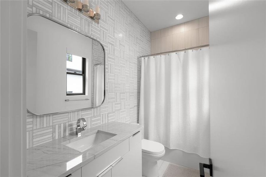 Furnished interior view inside a new home in , Atlanta (Image 42).