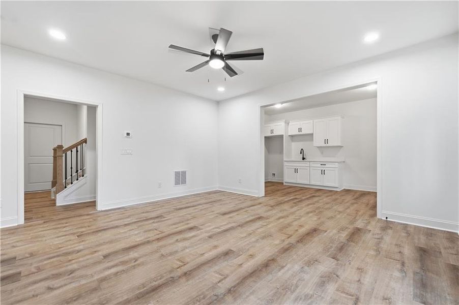 Spacious, unfurnished interior of a new home in , Gainesville (Image 24).