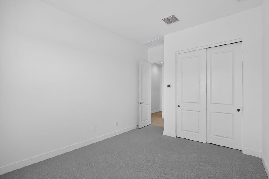 Spacious, unfurnished interior of a new home in Stonehaven, Glendale (Image 37).