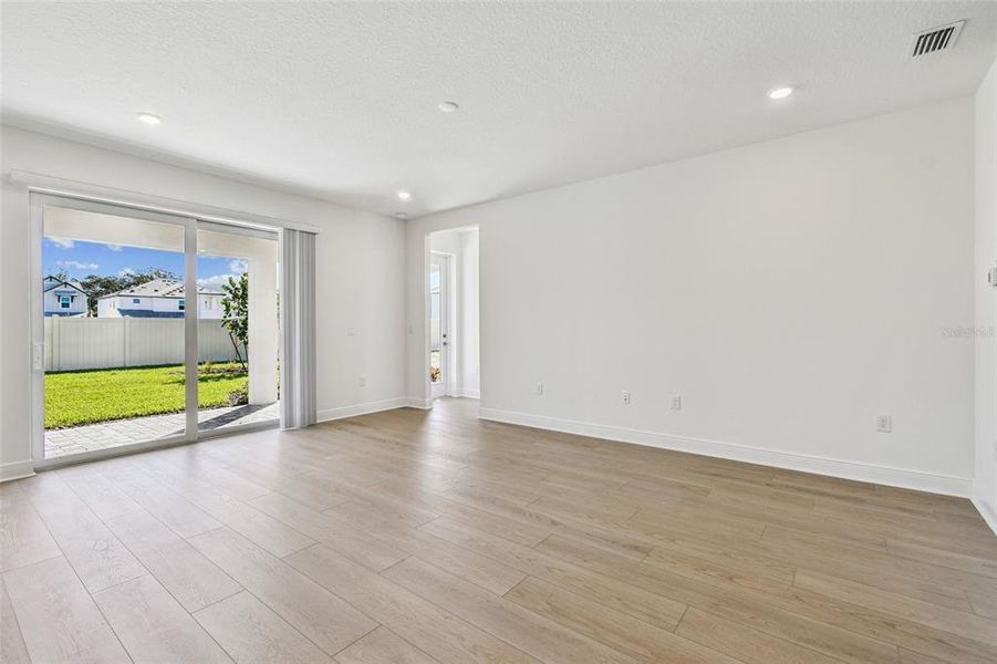 Spacious, unfurnished interior of a new home in Hawkstone, Sarasota (Image 21).