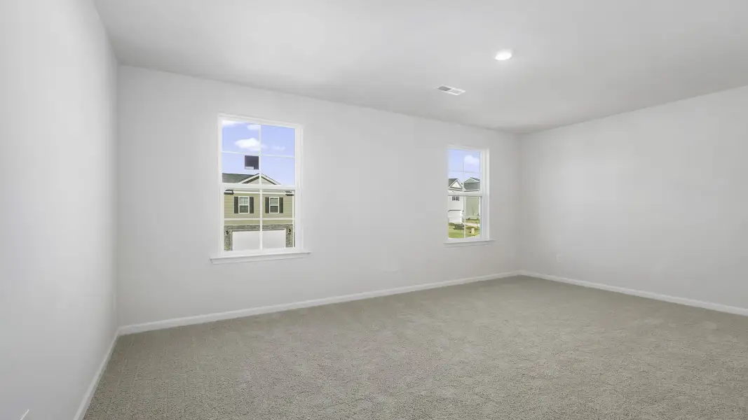 Spacious, unfurnished interior of a new home in Willow Mill, Thomasville (Image 16).