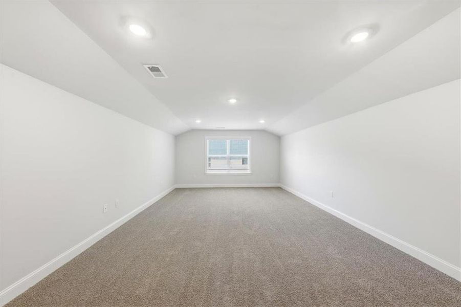 Spacious, unfurnished interior of a new home in Tuscany Hills, Douglasville (Image 40). Spacious, unfurnished interior of a new home in Tuscany Hills, Douglasville (Image 40).