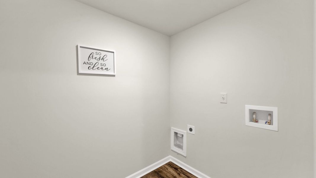 Spacious, unfurnished interior of a new home in Fox Hollow, Dalton (Image 19).