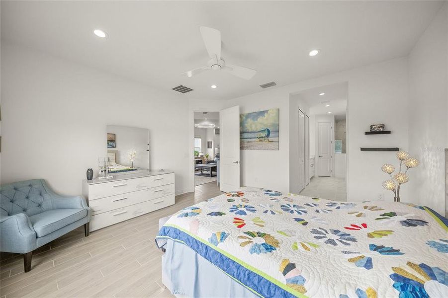 Furnished interior view inside a new home in , Sarasota (Image 28). Furnished interior view inside a new home in , Sarasota (Image 28).