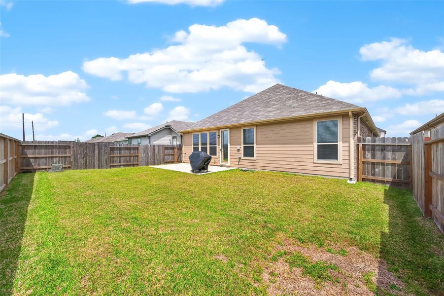 Exterior details and patio area of a home in , Fresno (Image 27).