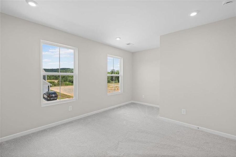 Spacious, unfurnished interior of a new home in Three Rivers, Rome (Image 24).