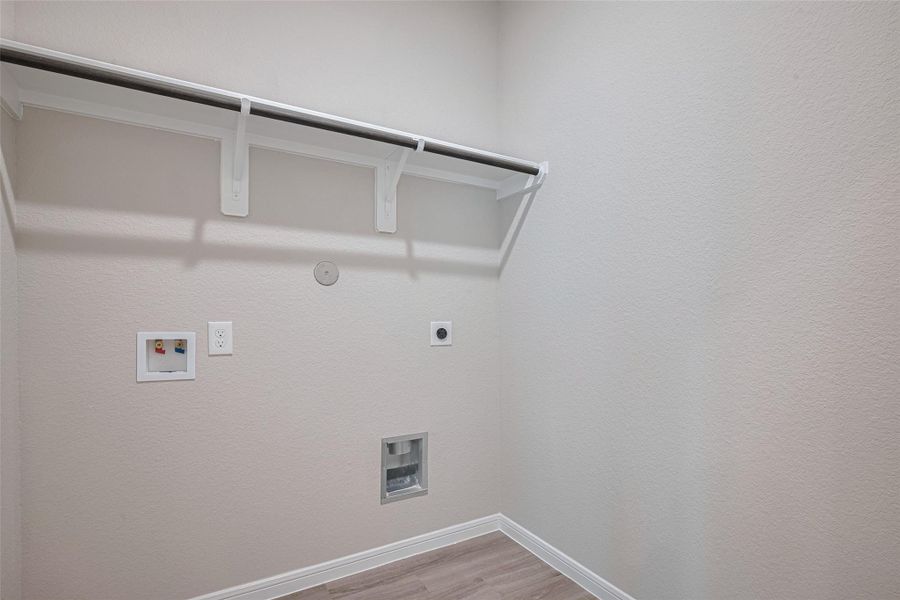 Spacious, unfurnished interior of a new home in La Segarra, Brookshire (Image 40).