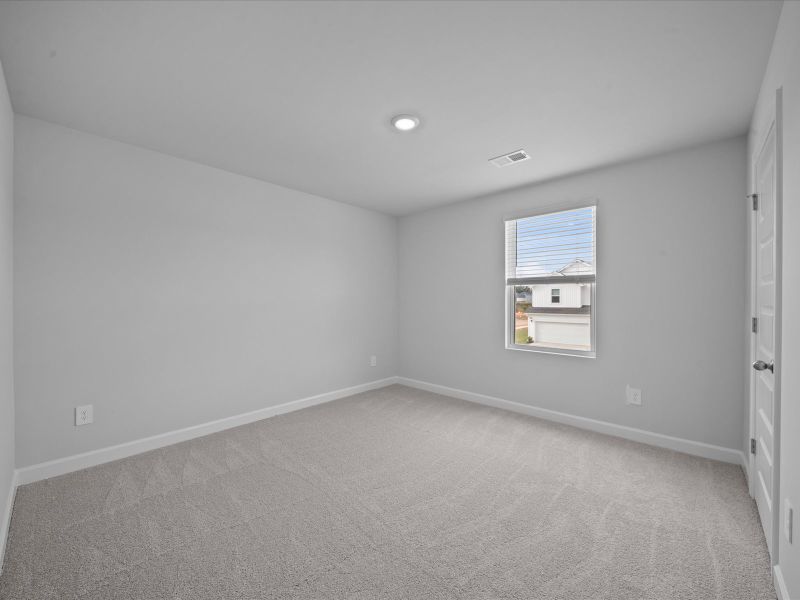 Spacious, unfurnished interior of a new home in Vickery Station, Woodruff (Image 17).