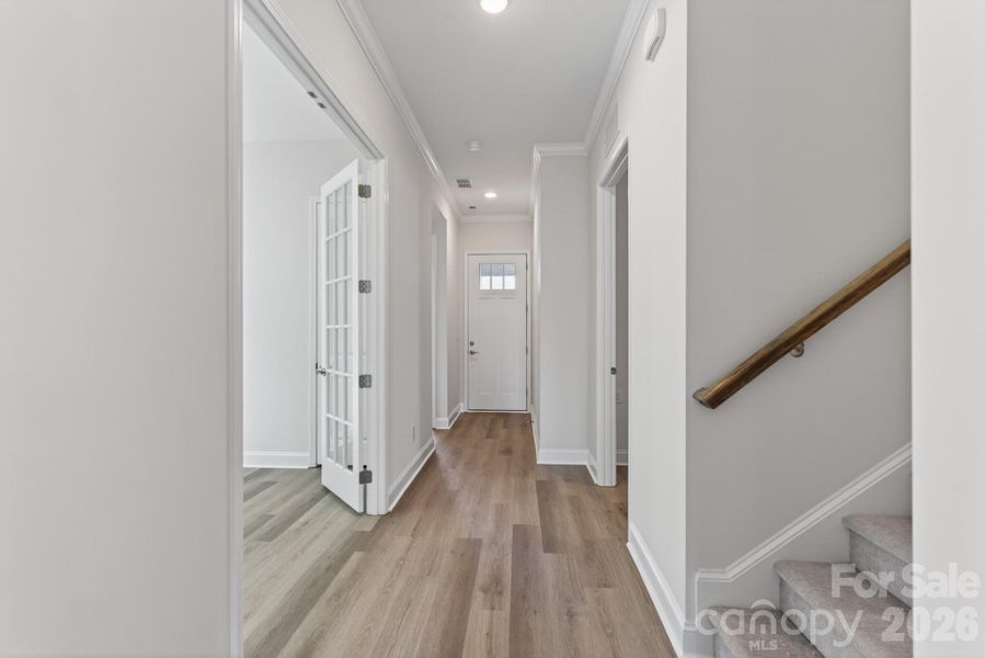 Front Entrance Foyer Hallway