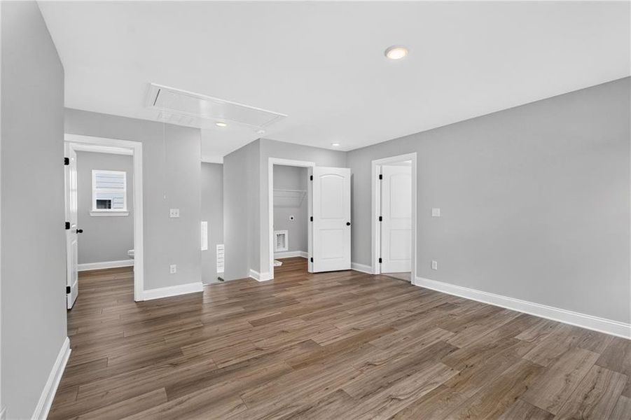 Spacious, unfurnished interior of a new home in Villas at Dawsonville, Dawsonville (Image 19). Spacious, unfurnished interior of a new home in Villas at Dawsonville, Dawsonville (Image 19).