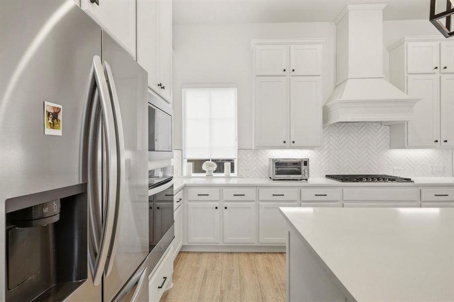 Furnished interior view inside a new home in , Frisco (Image 10).