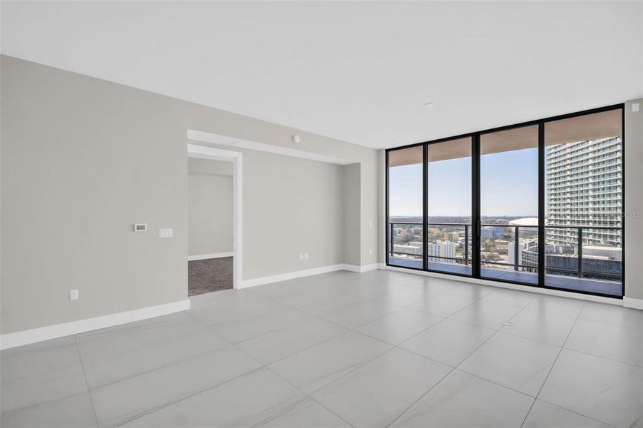 Spacious, unfurnished interior of a new home in , St. Petersburg (Image 26).