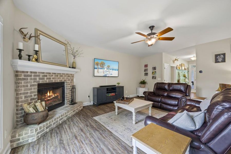 Furnished interior view inside a new home in , Dawsonville (Image 37). Furnished interior view inside a new home in , Dawsonville (Image 37).