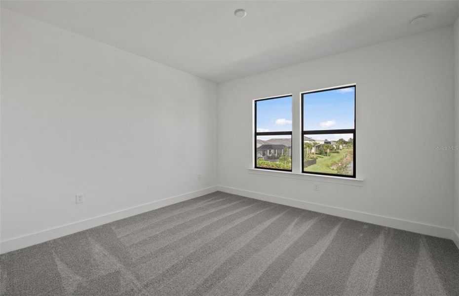 Spacious, unfurnished interior of a new home in , Bradenton (Image 18).