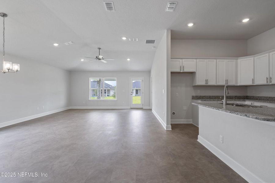 Spacious, unfurnished interior of a new home in Shadow Crest at Rolling Hills, Green Cove Springs (Image 18).