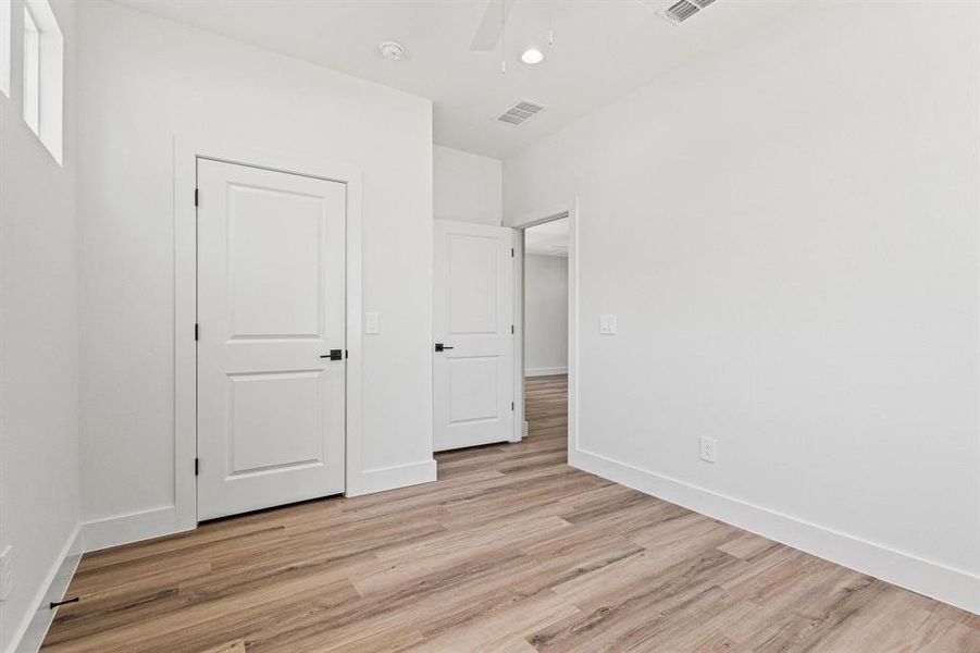 Spacious, unfurnished interior of a new home in , Denison (Image 24).