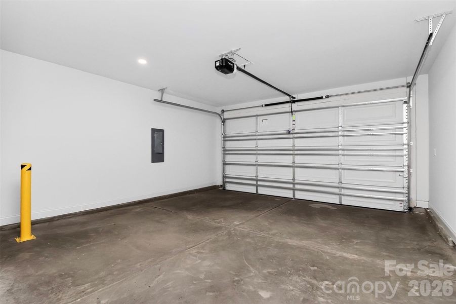 Spacious, unfurnished interior of a new home in , Concord (Image 25).