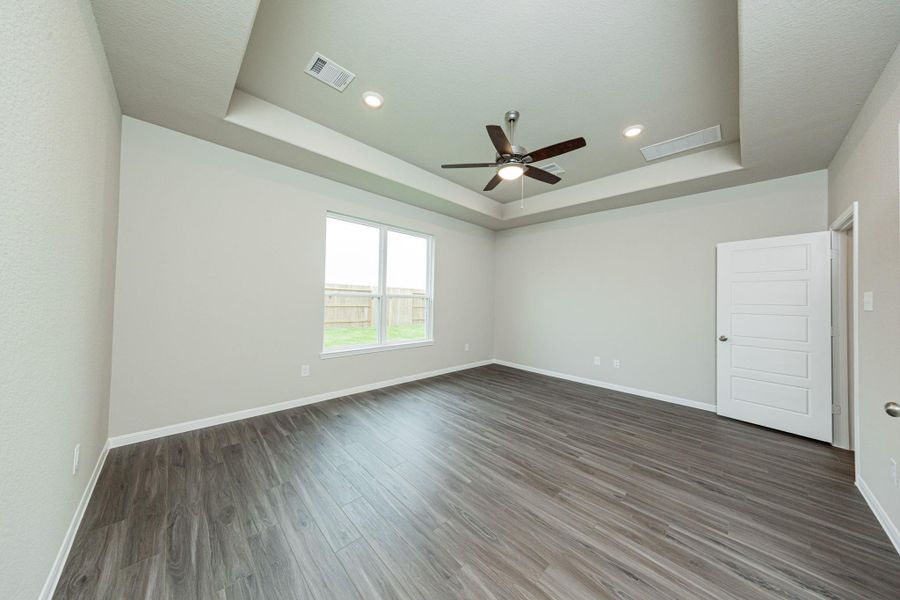 Spacious, unfurnished interior of a new home in River Ranch, Dayton (Image 18).