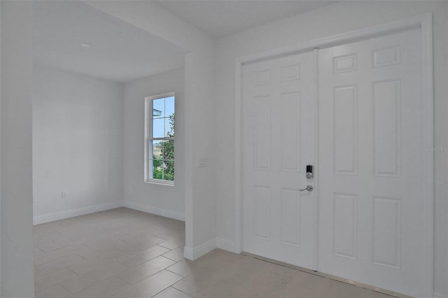 Spacious, unfurnished interior of a new home in Angeline, Land O' Lakes (Image 17).