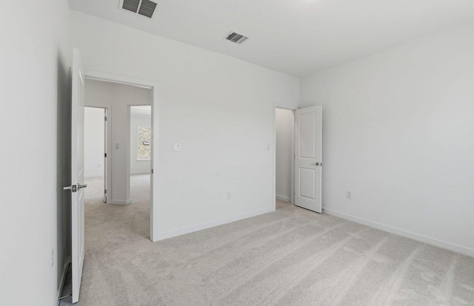 Spacious, unfurnished interior of a new home in Kuempel Farms, Pflugerville (Image 21).