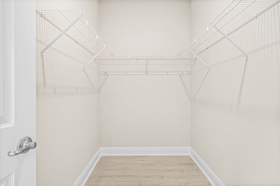 Spacious, unfurnished interior of a new home in Lake Merial, Panama City (Image 19).