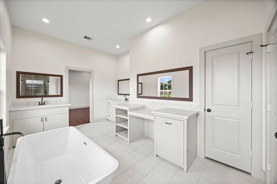 Furnished interior view inside a new home in , Baytown (Image 5).