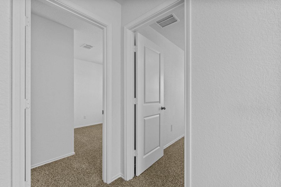 Spacious, unfurnished interior of a new home in Valverde, Bastrop (Image 22).