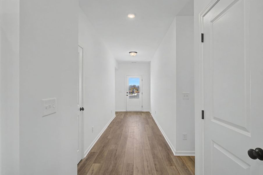 Spacious, unfurnished interior of a new home in The Oaks, Clarksville (Image 12).