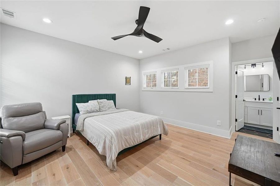 Furnished interior view inside a new home in , Alpharetta (Image 12).