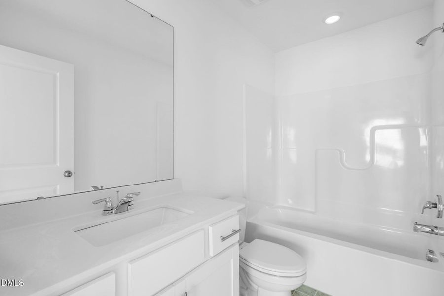 SUN_ElmGrove_Pic_Jackson_QMI_17_Bath2_1o