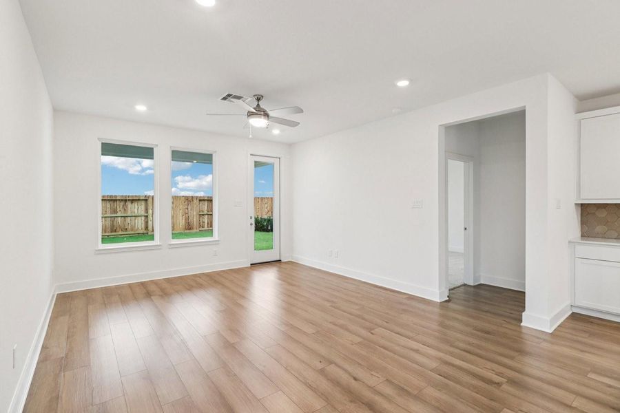 21514 Berry Crest Ln Great Room