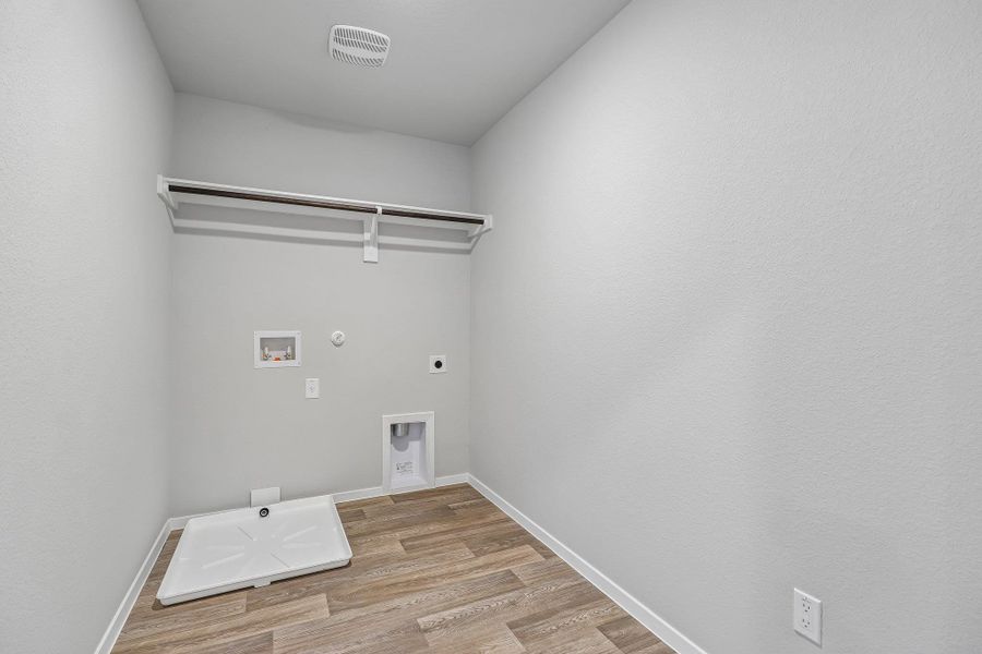 Spacious, unfurnished interior of a new home in Harvest Ridge, Elgin (Image 18). Spacious, unfurnished interior of a new home in Harvest Ridge, Elgin (Image 18).