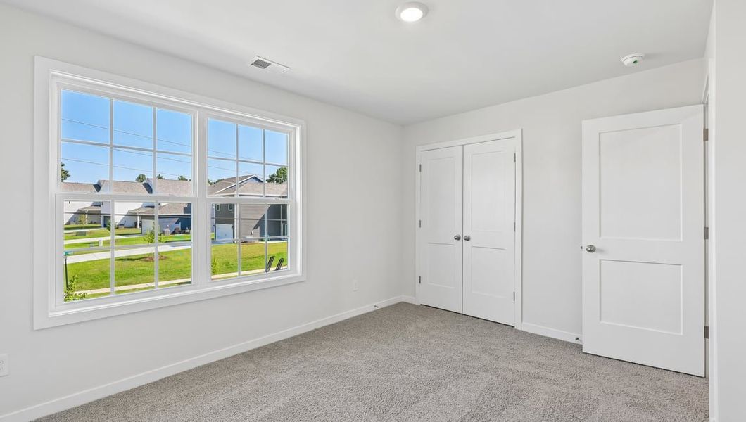 Spacious, unfurnished interior of a new home in Oak Grove Hill, Huntersville (Image 24).