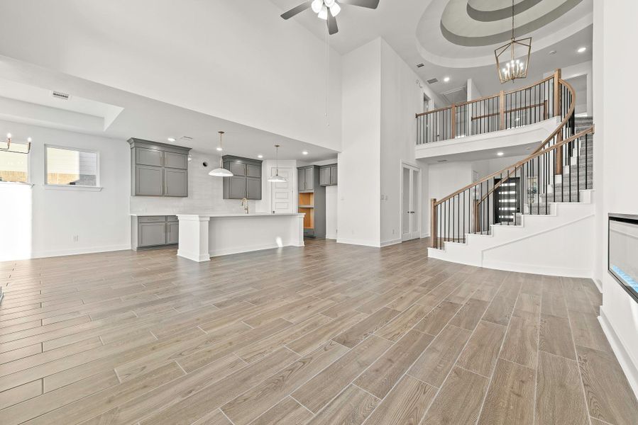 Representative image. Features, specifications, selections and colors may vary. Representative image. Features, specifications, selections and colors may vary.