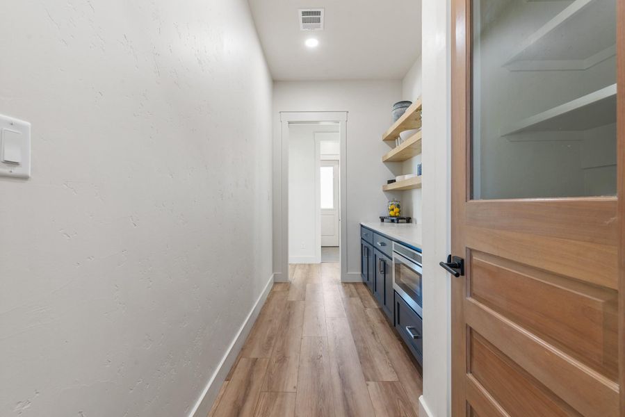 Furnished interior view inside a new home in , Bryan (Image 12).