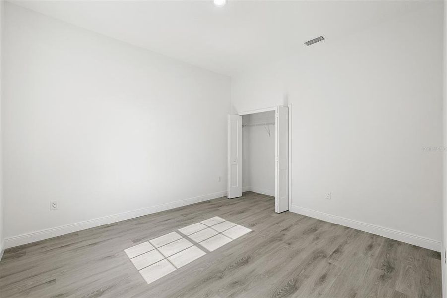 Spacious, unfurnished interior of a new home in , Ocala (Image 20).