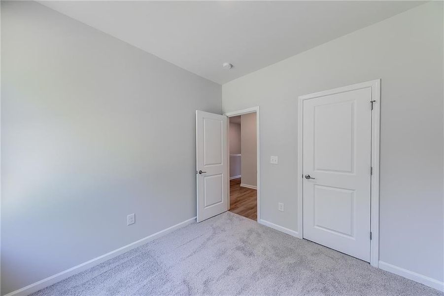 Spacious, unfurnished interior of a new home in , Homer (Image 11).