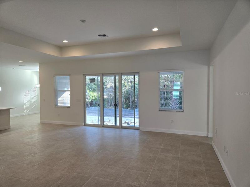 Spacious, unfurnished interior of a new home in , Palm Bay (Image 8).