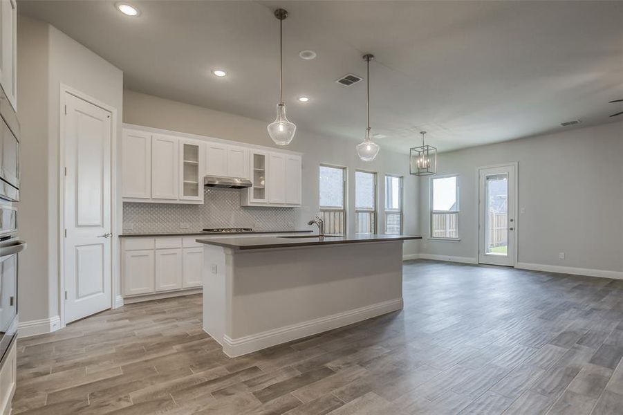 Representative furnished interior of a home built from the Brimstone by Sandlin Homes in Lakesong, Midlothian (Image 5). Representative furnished interior of a home built from the Brimstone by Sandlin Homes in Lakesong, Midlothian (Image 5).