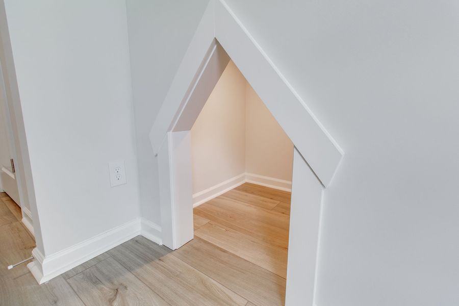 Spacious, unfurnished interior of a new home in Ellington, Elgin (Image 7).