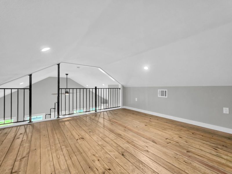 Spacious, unfurnished interior of a new home in , Crystal Beach (Image 16).