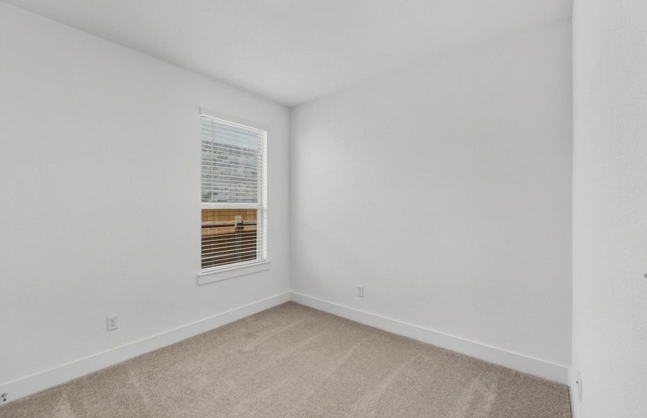 Spacious, unfurnished interior of a new home in Saddleback at Santa Rita Ranch, Liberty Hill (Image 36).