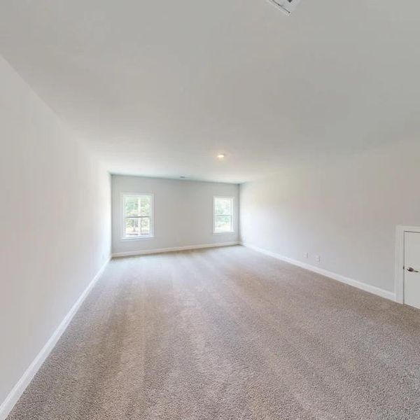 Spacious, unfurnished interior of a new home in Mirror Lake at South Harbour, Villa Rica (Image 15).