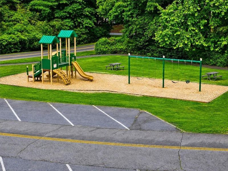 Community amenities in Canterbury Villas, Carrollton (Image 34).
